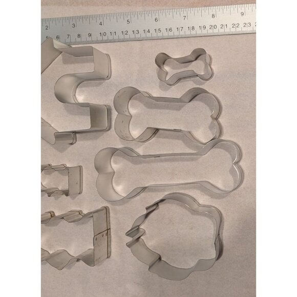 Dog Themed Cookie Cutter Set Dog House Bone fire Hydrant - Picture 8 of 13